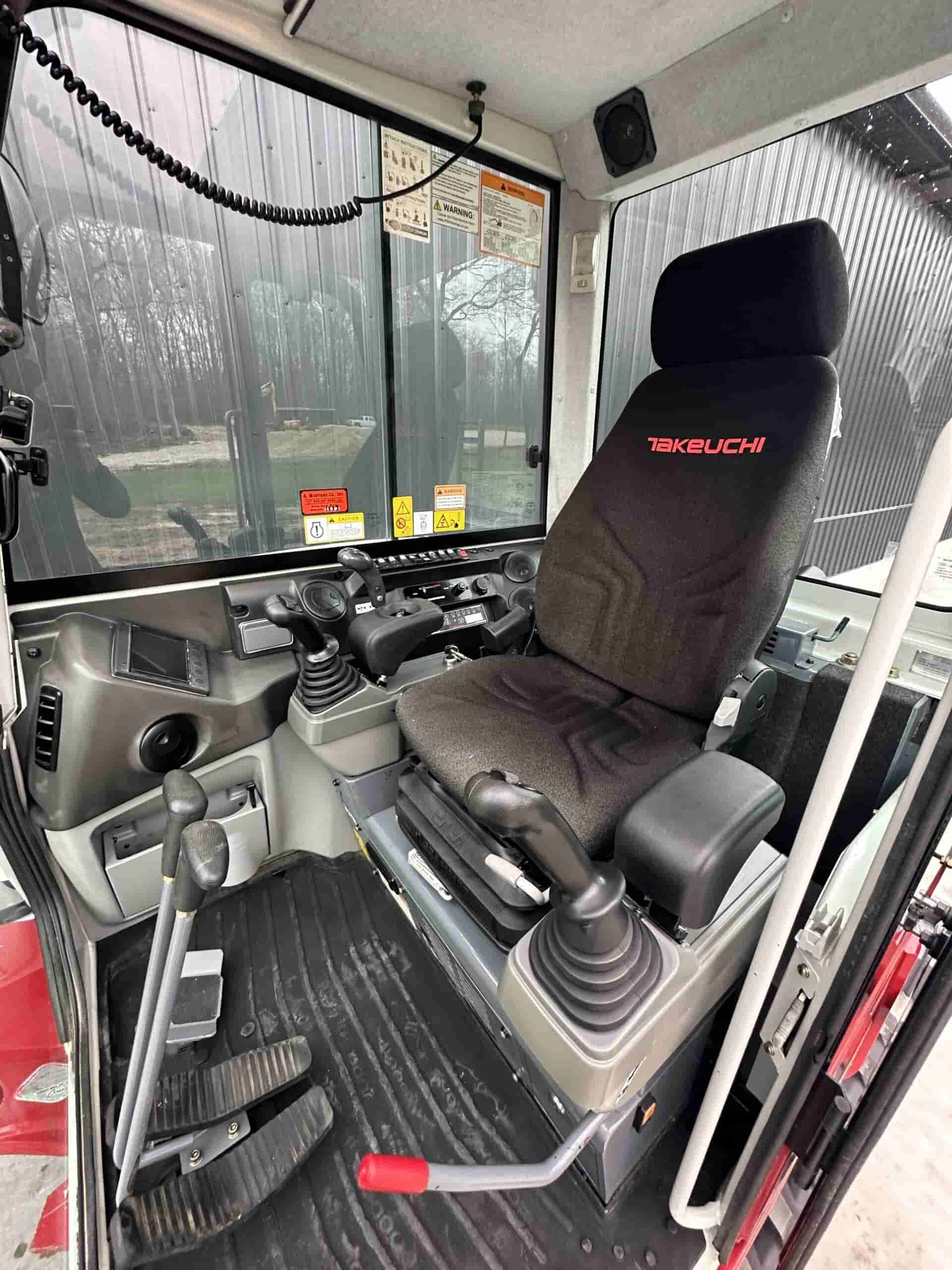 2019 TAKEUCHI TB260
